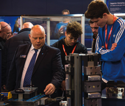 Schunk Creates Synergy With MACH Exhibitors
